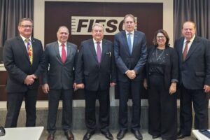 Presidente do Sifitec participa de premiação da Fiesc